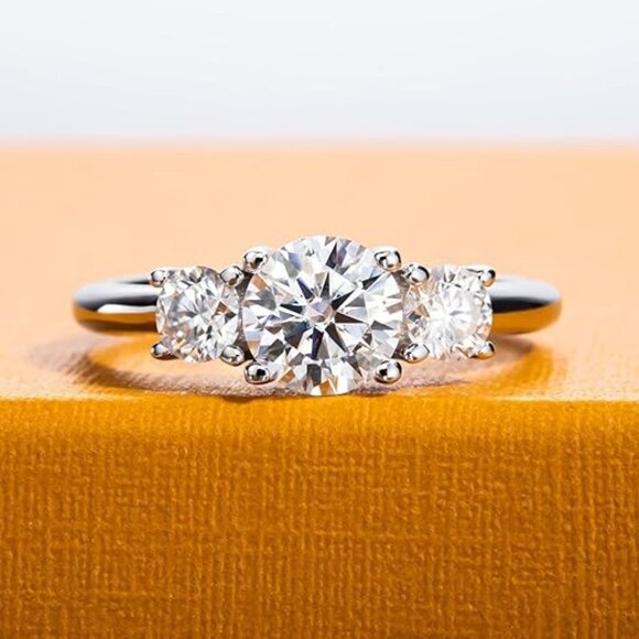 1.6cttw Round Cut Moissanite D Color VVS1 Clarity 925 Silver Wedding Ring - Picture 3 of 6